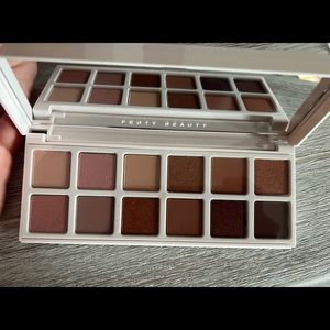 Fenty beauty bomb posse eye shadow palette